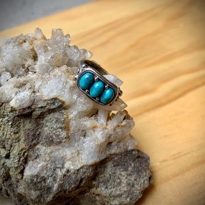 Vintage | Avon | silver & turquoise ring | size 6
